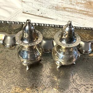 Vintage International Silver Co. Silver Plate Footed Salt & Pepper Shakers